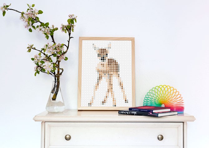 Dot On Art: mit bunten Klebepunkten ein Bild kleben! Geniale Idee und süßes Bambi-Motiv