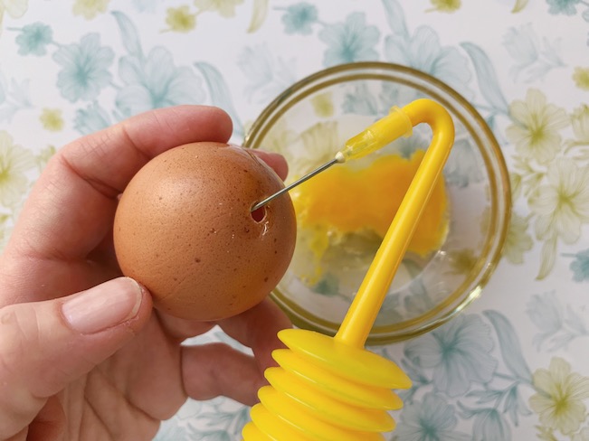 Anleitung: Eier Ausblasen leicht gemacht für Ostern